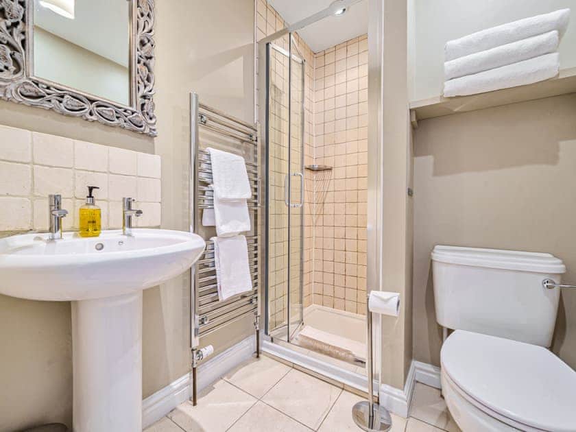 En-suite | Orrest Head House - Orrest Head House and Cottage, Windermere