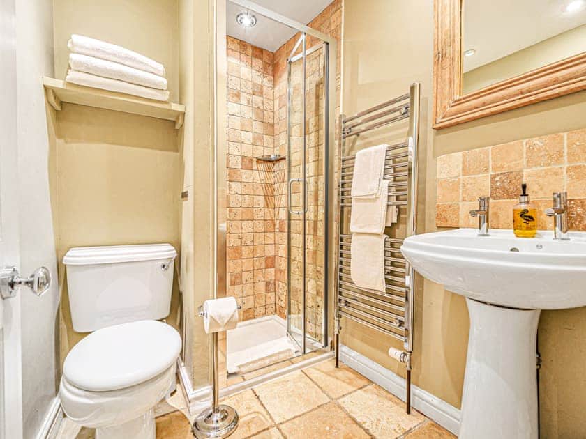 En-suite | Orrest Head House - Orrest Head House and Cottage, Windermere