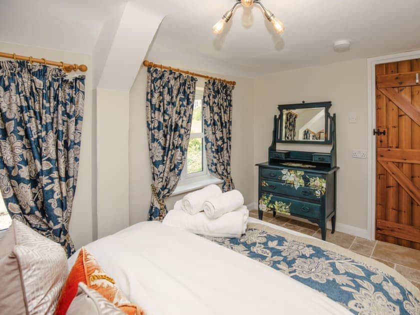 Double bedroom | Thatcher’s Cottage - Rudge Farm Cottages, Chilcombe, near Bridport