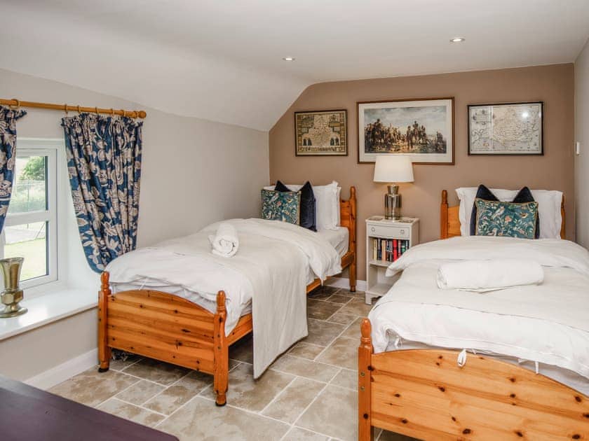 Twin bedroom | Thatcher’s Cottage - Rudge Farm Cottages, Chilcombe, near Bridport