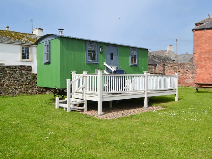 Exterior | Hannah’s Shepherds Hut - The Garrison, Bowness-on-Solway