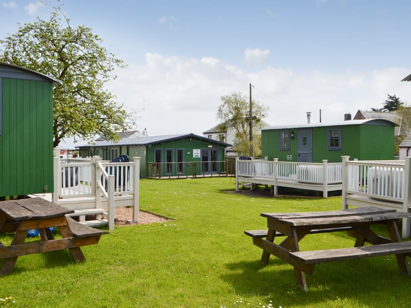 Setting | Ryan’s Shepherds Hut - The Garrison, Bowness-on-Solway