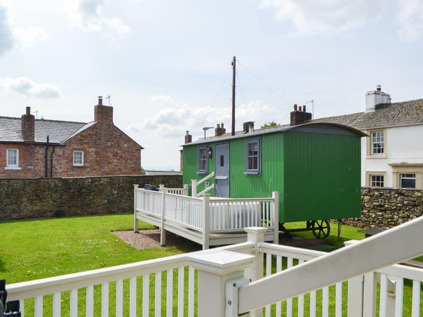 Exterior | Jamie’s Shepherds Hut - The Garrison, Bowness-on-Solway
