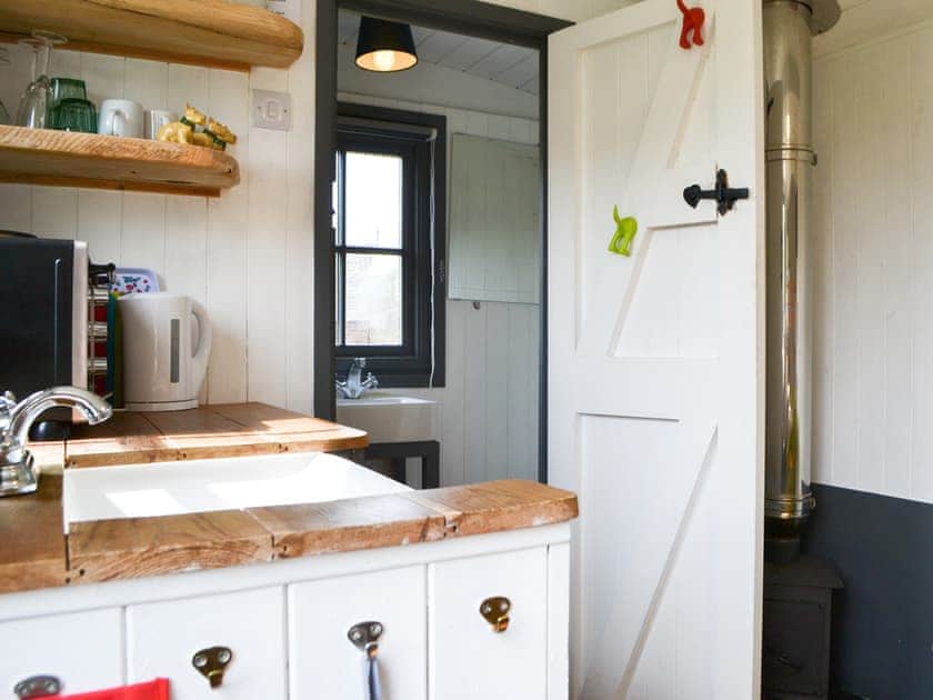 Interior | Jamie’s Shepherds Hut - The Garrison, Bowness-on-Solway