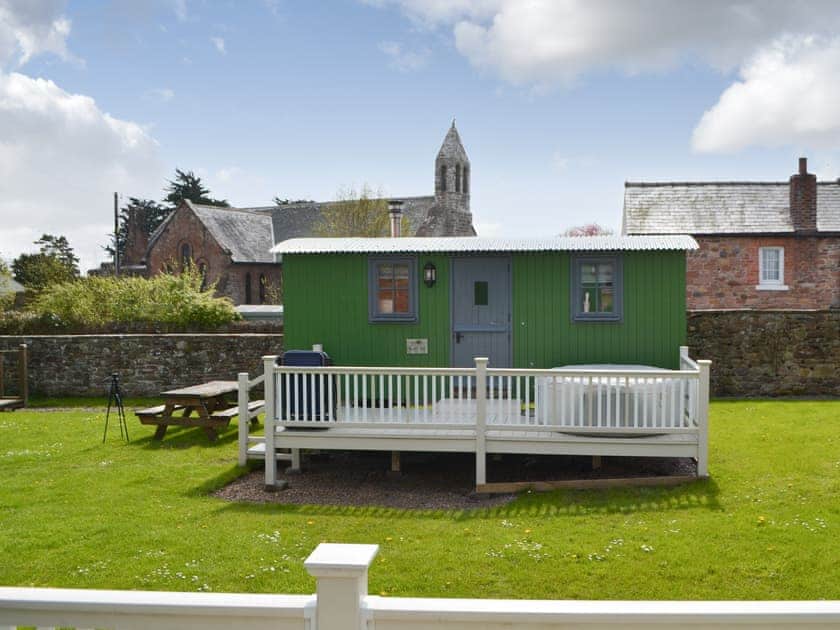 Setting | Jamie’s Shepherds Hut - The Garrison, Bowness-on-Solway