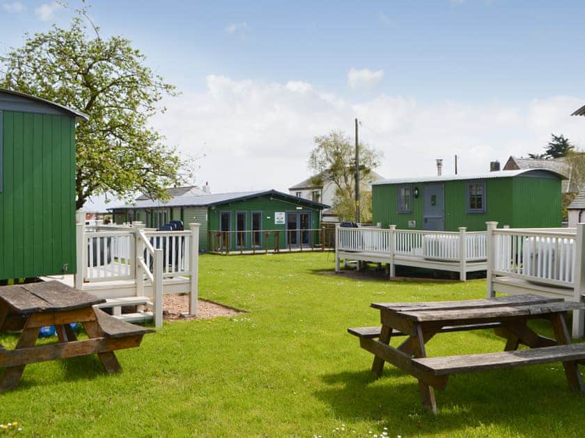 Setting | Jamie’s Shepherds Hut - The Garrison, Bowness-on-Solway