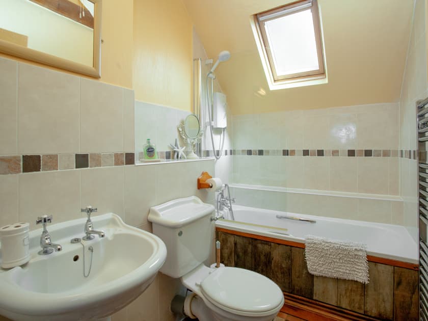Bathroom | Wheal Trenwith Cottage, St Ives