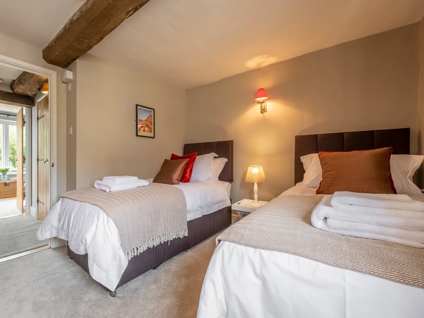 Twin bedroom | Swan’s Nest, Boxford, near Sudbury
