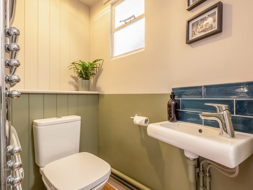 Bathroom | Swan’s Nest, Boxford, near Sudbury