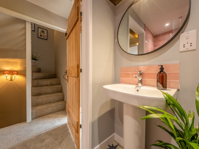 Shower room | Swan’s Nest, Boxford, near Sudbury