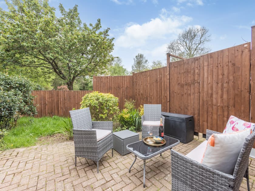 Sitting-out-area | Garden View Cottage - Brooklands Farm Cottages, Woodbury Salterton, near Exeter
