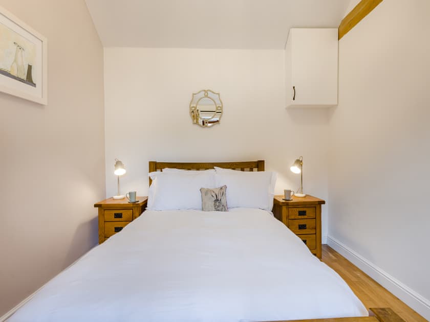 Double bedroom | Owls Cottage - Brooklands Farm Cottages, Woodbury Salterton, near Exeter