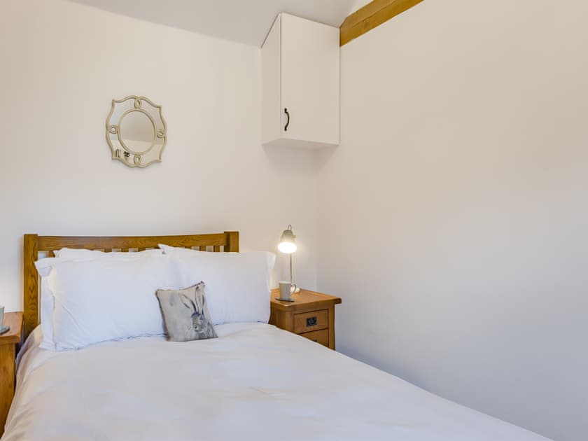 Double bedroom | Owls Cottage - Brooklands Farm Cottages, Woodbury Salterton, near Exeter