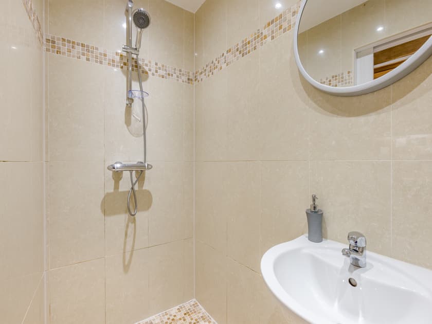 Bathroom | Owls Cottage - Brooklands Farm Cottages, Woodbury Salterton, near Exeter