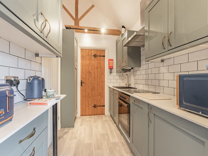 Kitchen | Poppies Cottage - Brooklands Farm Cottages, Woodbury Salterton, near Exeter