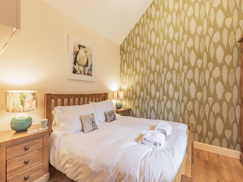 Double bedroom | Poppies Cottage - Brooklands Farm Cottages, Woodbury Salterton, near Exeter
