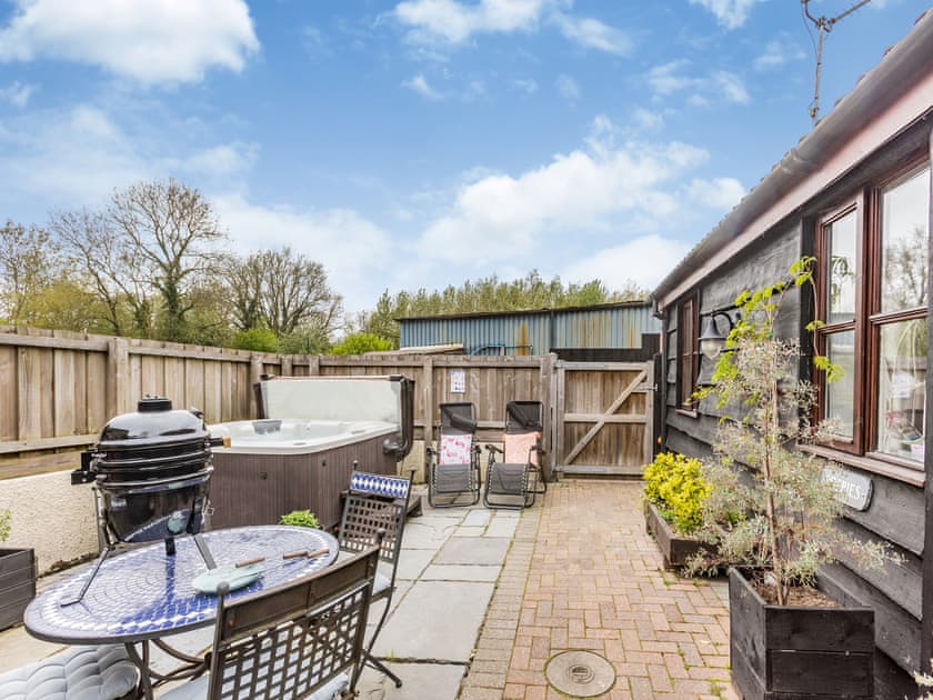 Outdoor area | Poppies Cottage - Brooklands Farm Cottages, Woodbury Salterton, near Exeter
