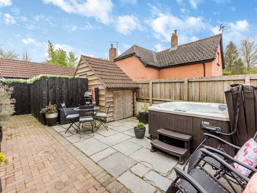 Outdoor area | Poppies Cottage - Brooklands Farm Cottages, Woodbury Salterton, near Exeter