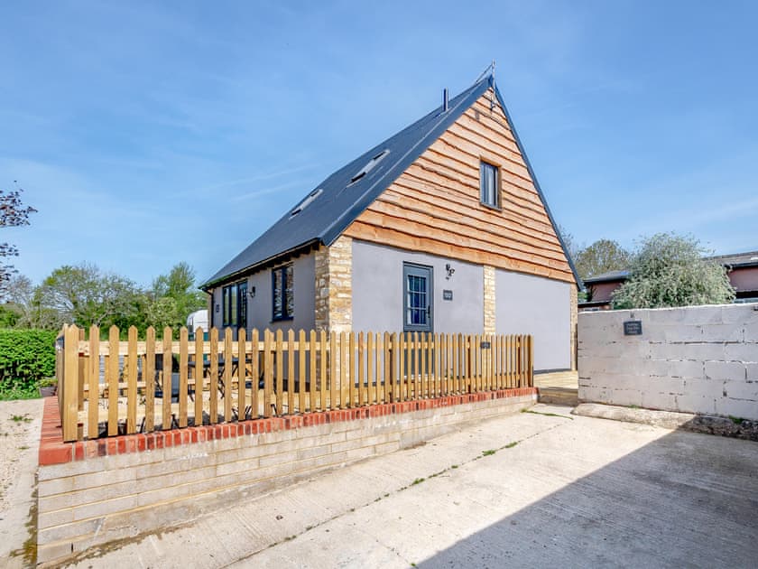 Parking | Trip the Daisy - Tanglin Farm, Brinkworth