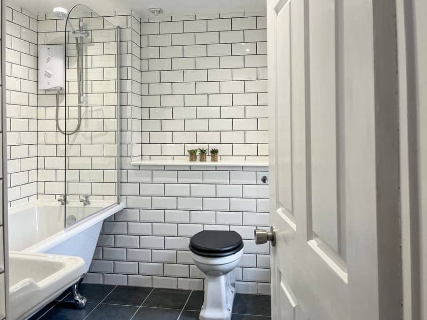 Bathroom | Bian Bosdinek, Mevagissey