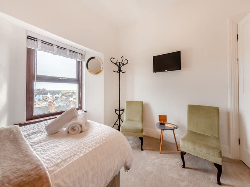 Twin bedroom | Pembroke House, Tenby