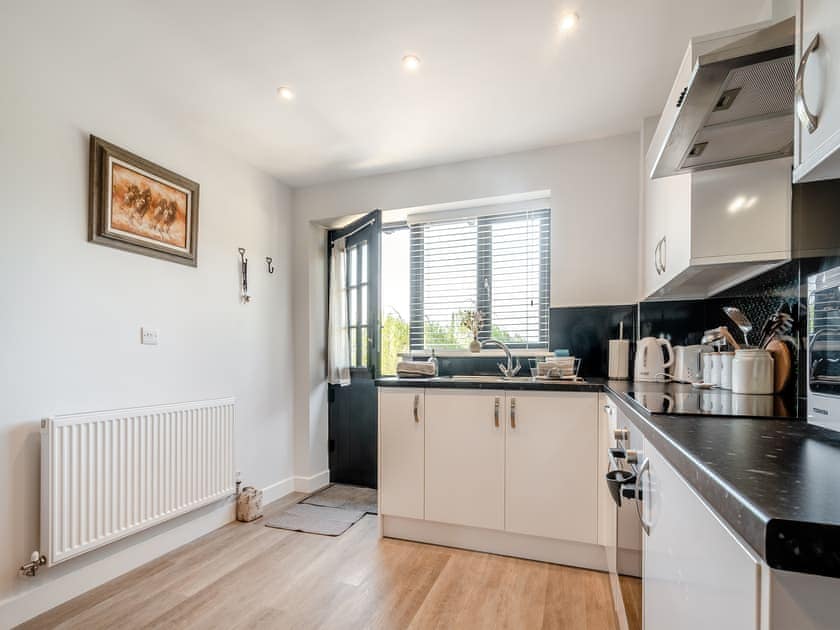 Kitchen area | Wonky Donkey - Tanglin Farm, Brinkworth