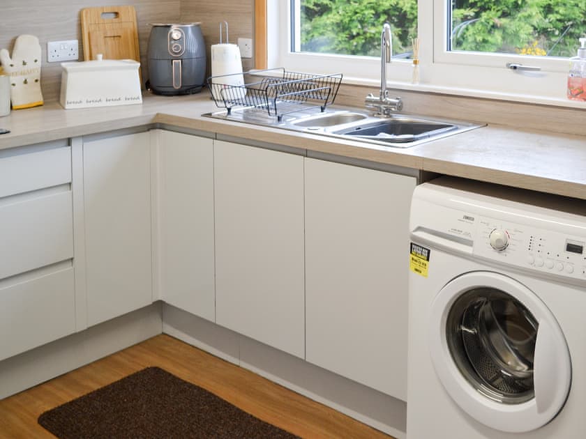 Kitchen | Proncy Farm Chalet, Dornoch