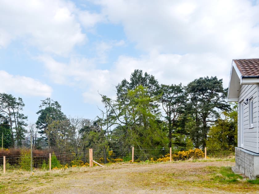 Garden and grounds | Proncy Farm Chalet, Dornoch