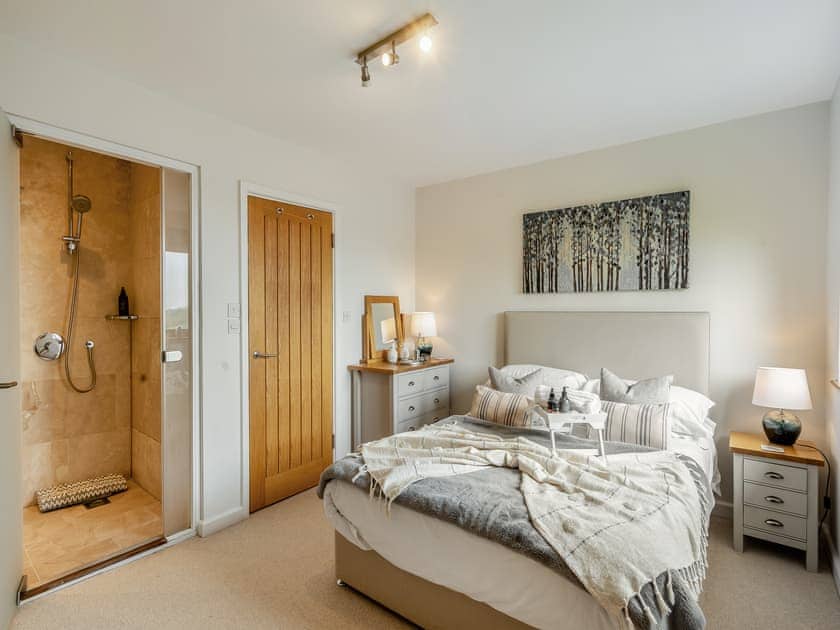 Double bedroom | Toffee Apple, Dartmouth