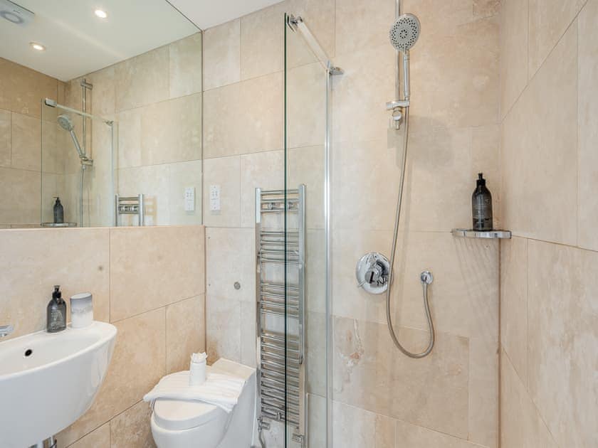 Double bedroom | Toffee Apple, Dartmouth