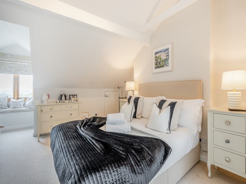 Double bedroom | Toffee Apple, Dartmouth