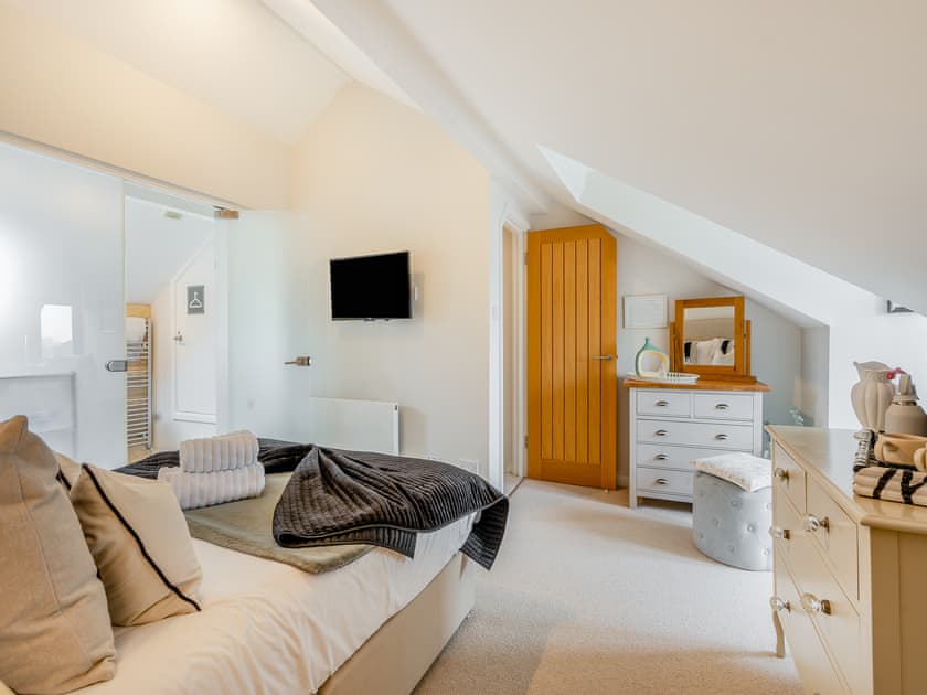 Double bedroom | Toffee Apple, Dartmouth