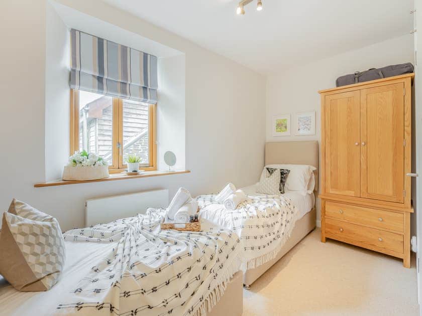 Twin bedroom | Toffee Apple, Dartmouth