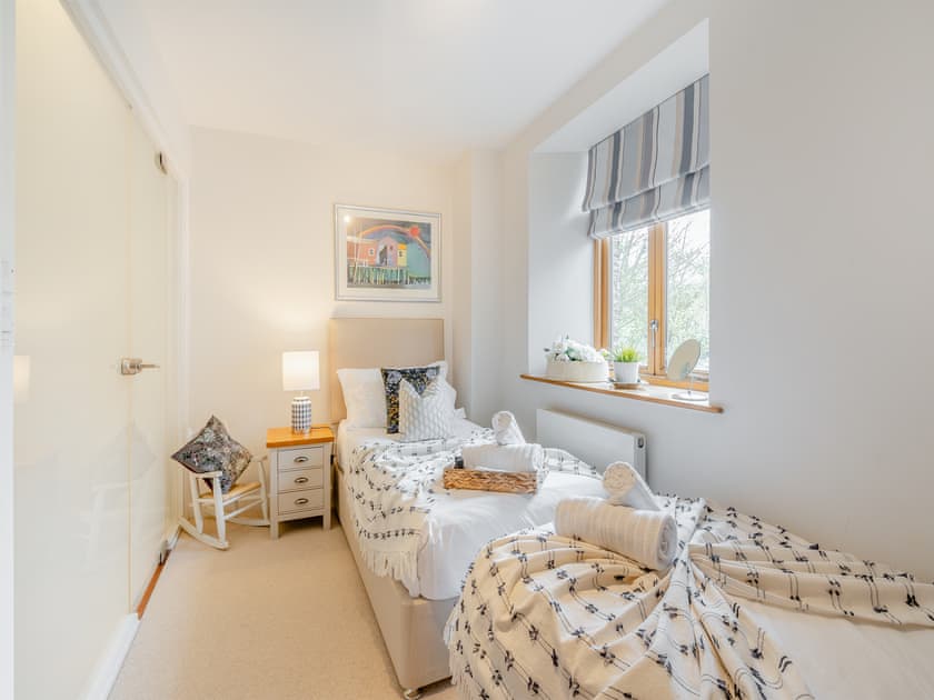 Twin bedroom | Toffee Apple, Dartmouth