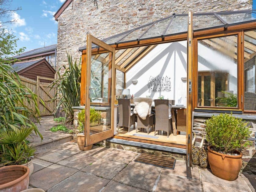 Exterior | Toffee Apple, Dartmouth