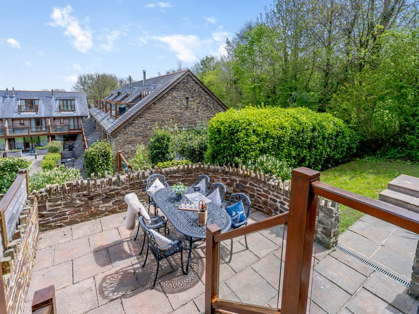 Sitting-out-area | Toffee Apple, Dartmouth