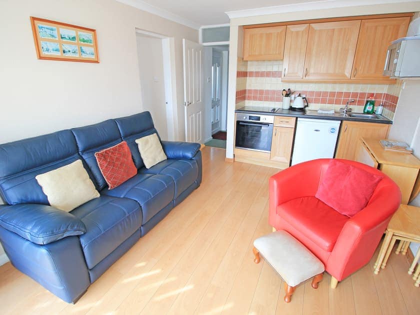 Open plan living space | Estuary Flat With Views, Porthmadog