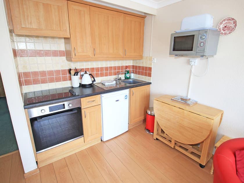Open plan living space | Estuary Flat With Views, Porthmadog