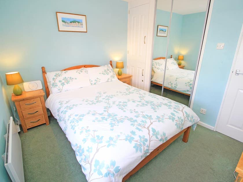 Double bedroom | Estuary Flat With Views, Porthmadog