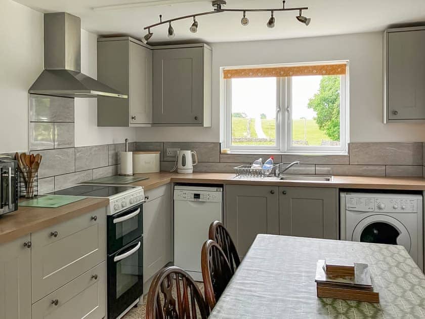 Fully fitted kitchen diner | Throwley Cottage - Throwley Hall, Ilam, near Ashbourne