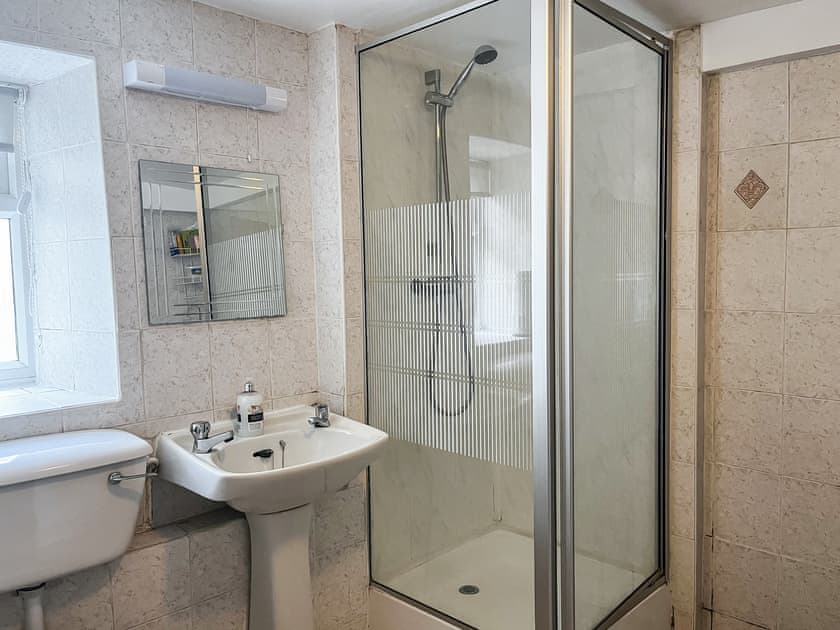 Shower room | Throwley Cottage - Throwley Hall, Ilam, near Ashbourne