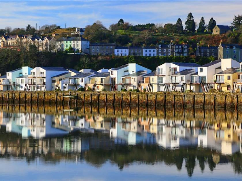 Surrounding area | Estuary Flat With Views, Porthmadog