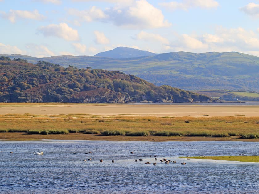 Sea view | Estuary Flat With Views, Porthmadog