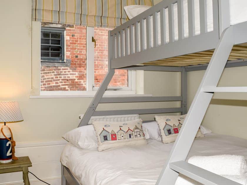Bunk bedroom | Tappers Quay 2, 