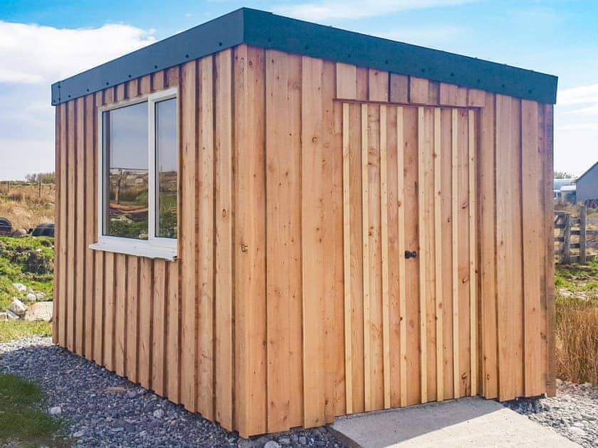 Bike and surfboard shed | Seaview, Upper Barvas