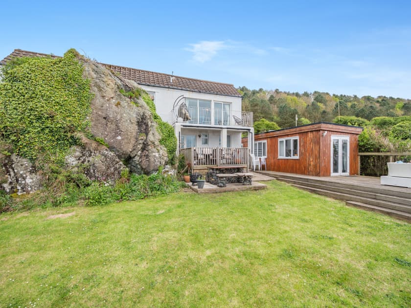 Exterior | Clach Mhor, Lendalfoot