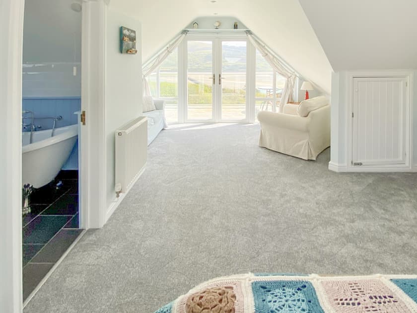 Master bedroom | Caefadog Fach, Barmouth