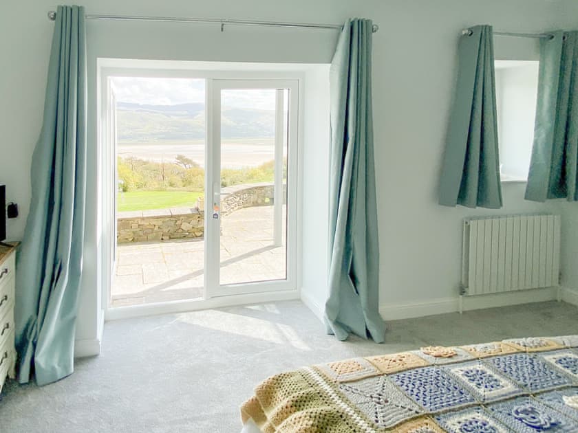 Double bedroom | Caefadog Fach, Barmouth