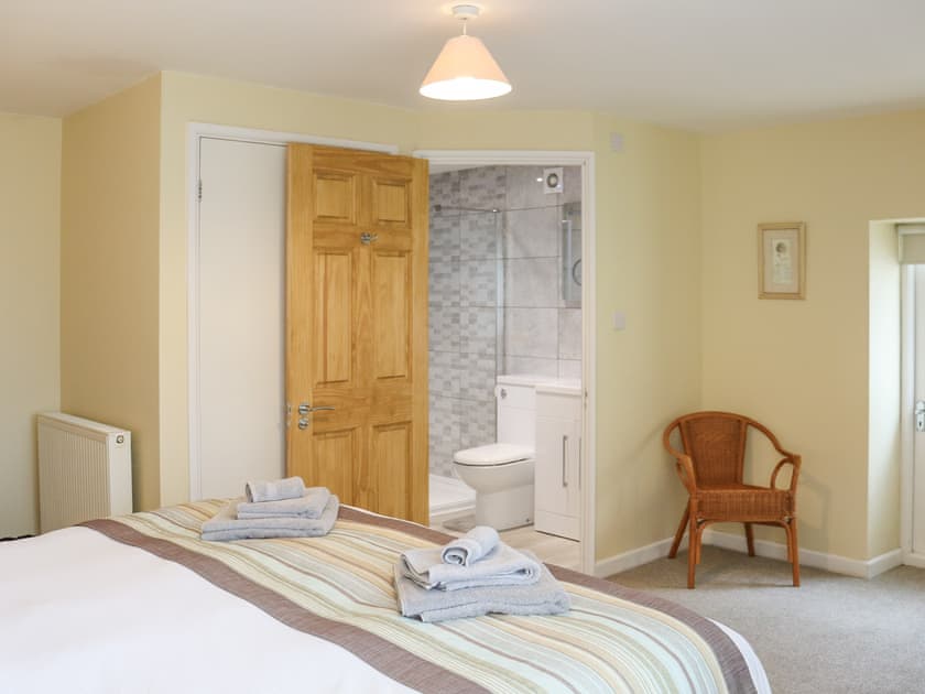 Super King Double bedroom with En-suite  | The Hen House - Portclew Cottages, Freshwater East near Pembroke
