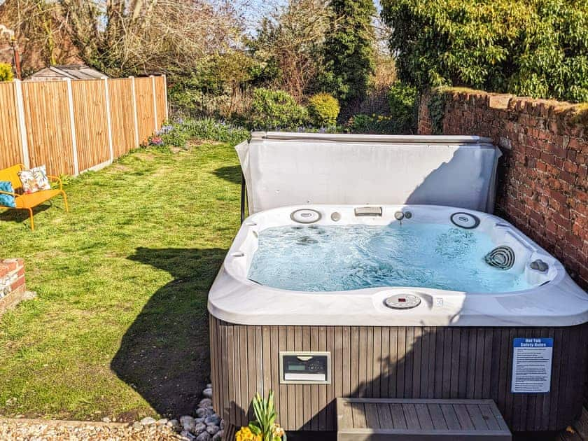 Hot tub | Rosemary Cottage, Hickling, near Happisburgh